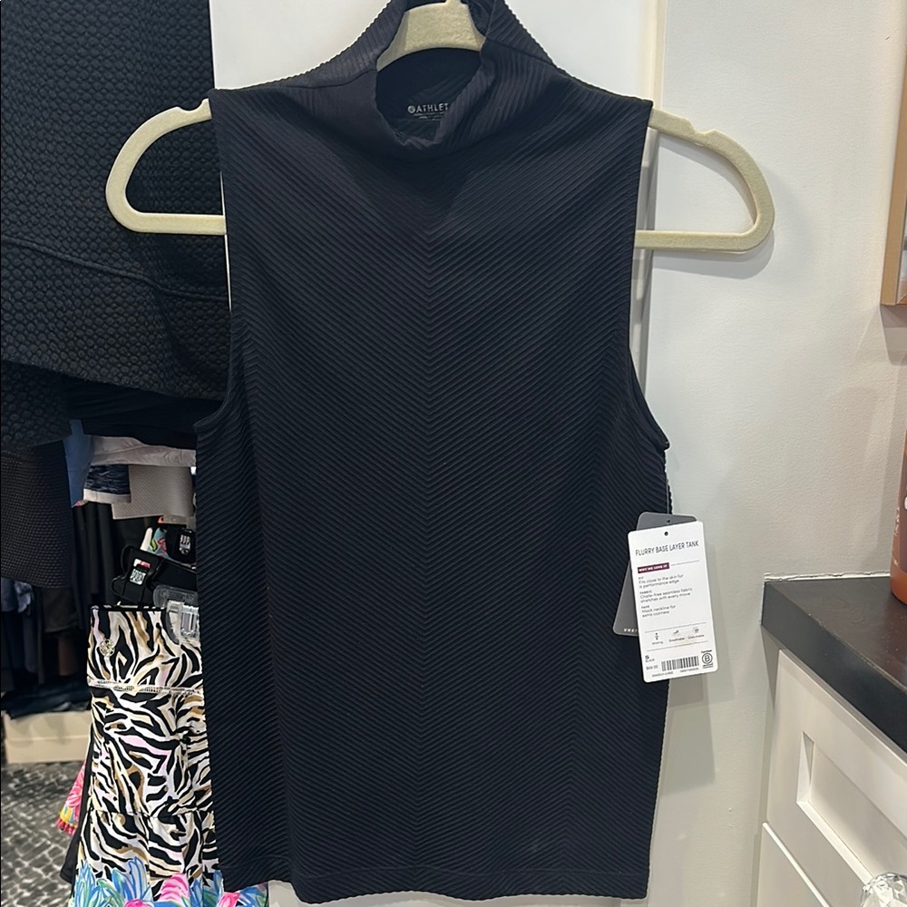Athleta mock neck CYA top size Small